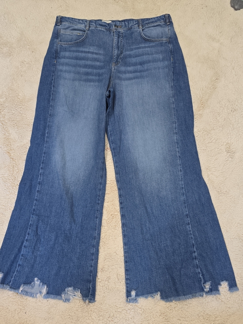 Pilcro Two-Tone Wide-Leg Jeans in Medium Blue